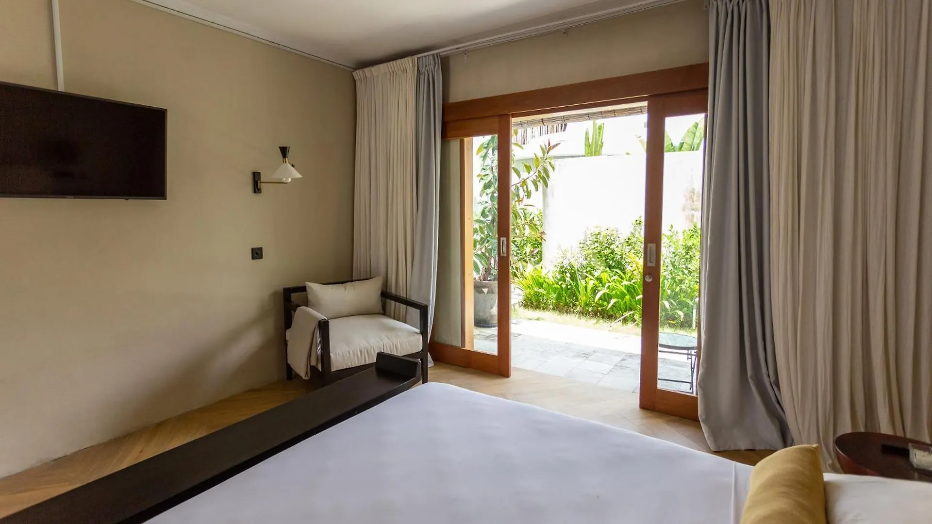 Villa Ilo Umalas Spacious 3-Bedroom Oasis With Huge Pool & Garden Seminyak 0*,  Indonésia