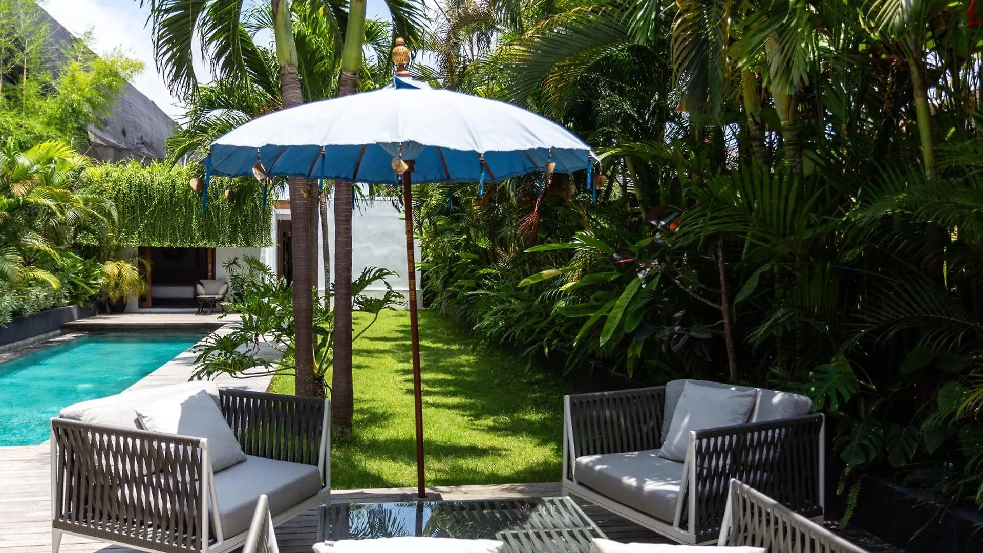 Villa Ilo Umalas Spacious 3-Bedroom Oasis With Huge Pool & Garden Seminyak Indonésia