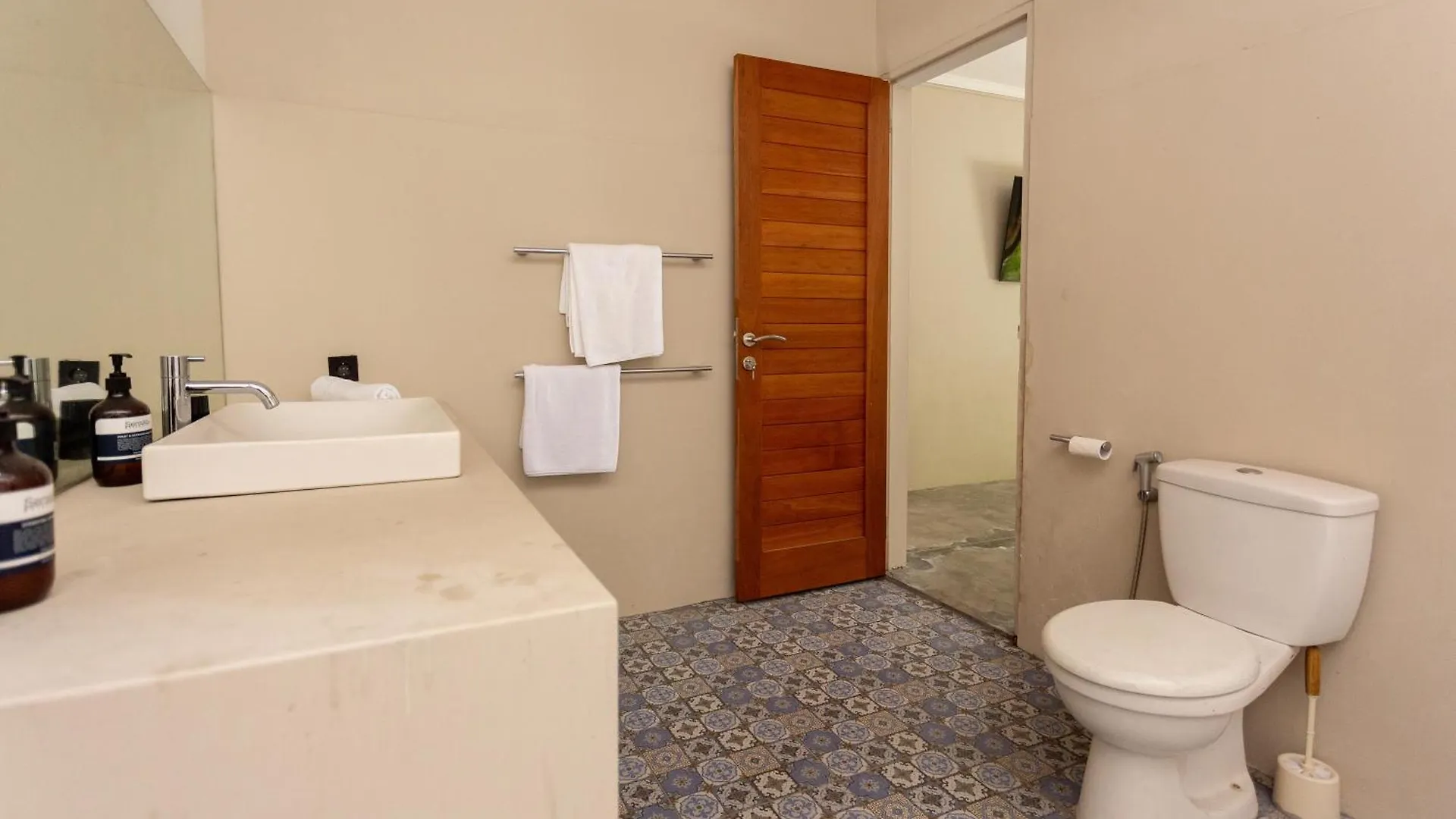 Apartamento Villa Ilo Umalas Spacious 3-Bedroom Oasis With Huge Pool & Garden Seminyak Indonésia
