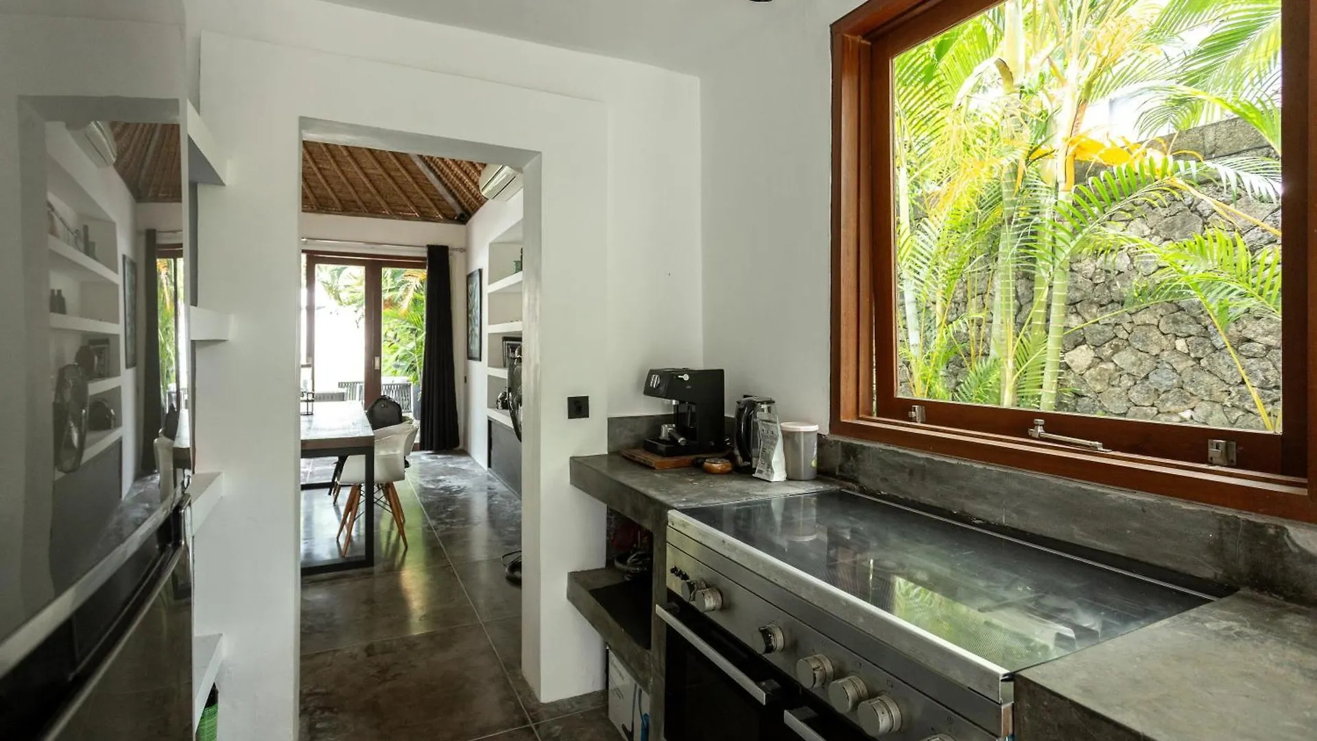 Villa Ilo Umalas Spacious 3-Bedroom Oasis With Huge Pool & Garden Seminyak