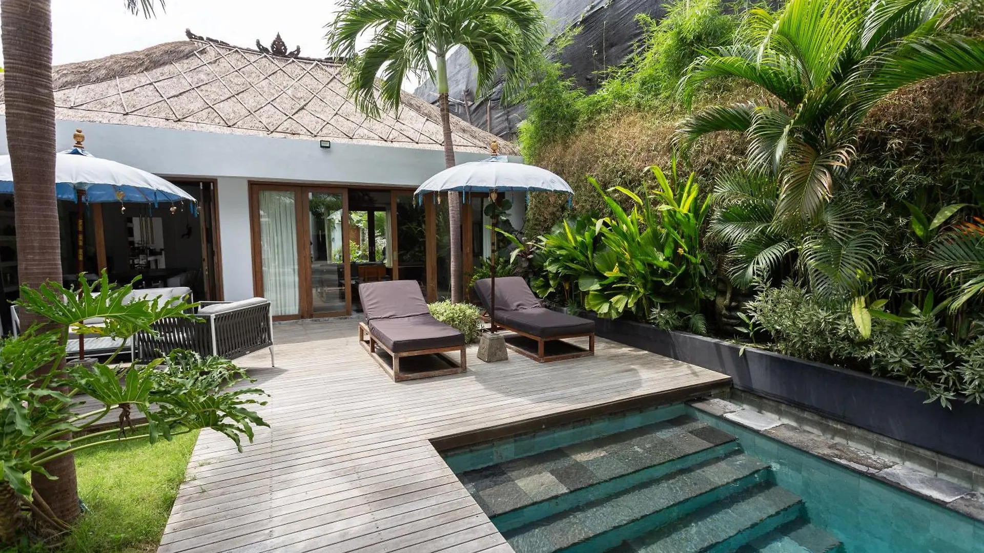 Villa Ilo Umalas Spacious 3-Bedroom Oasis With Huge Pool & Garden Seminyak 0*,  Indonésia