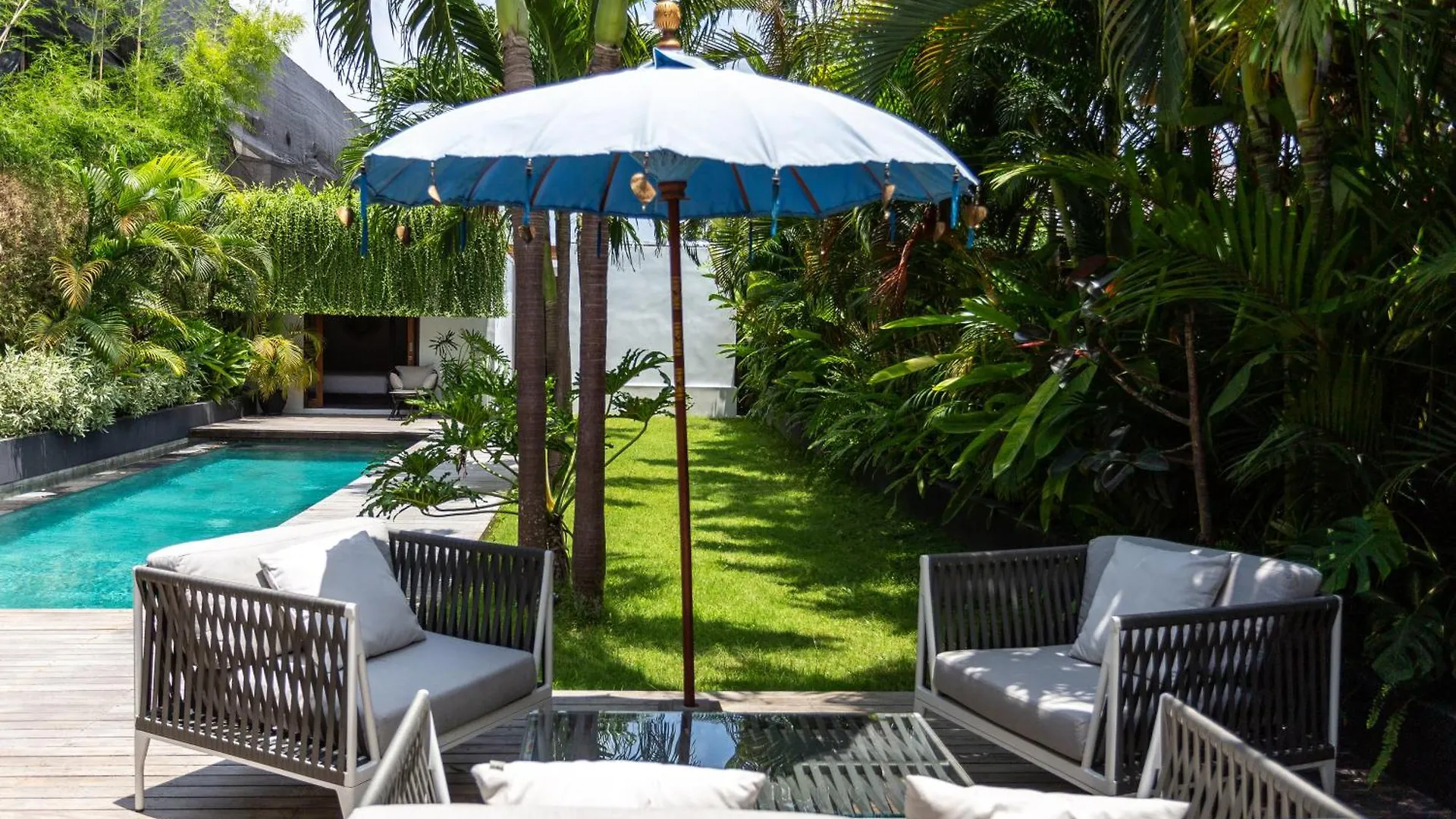 Apartamento Villa Ilo Umalas Spacious 3-Bedroom Oasis With Huge Pool & Garden Seminyak Indonésia
